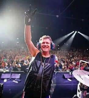 Барабанщик def leppard