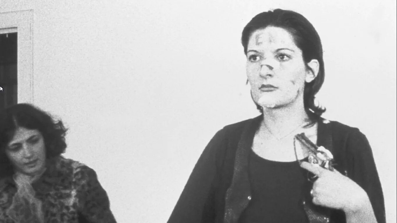 Ритм 0. Марина абрамович перфоманс. марина абрамович перформанс 1974. эксперимент марины абрамович ритм 0.