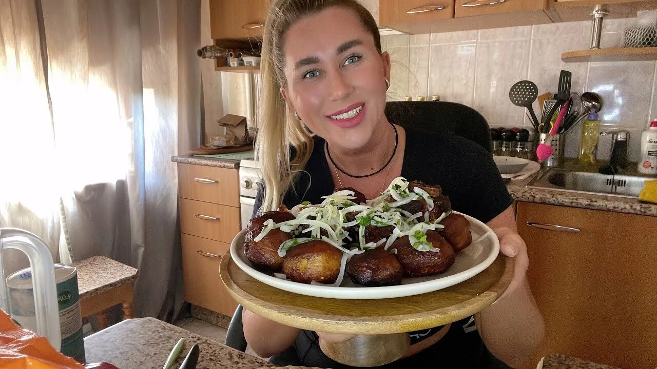 Brusnikina food 🥘. Брусникина фуд сколько лет. Man coming near the Table for eating Kabob.