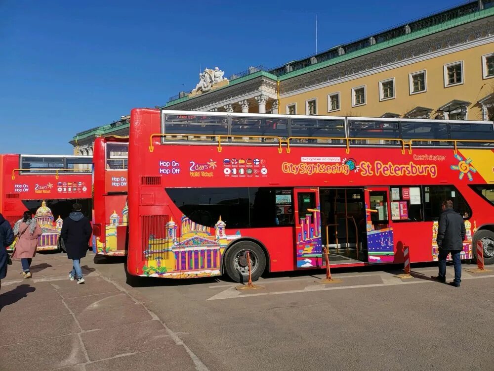 Автобус City Sightseeing Санкт-Петербург. Питер автобус двухэтажный экскурсии City Sightseeing. Автобус Сити сайтсиинг. City Sightseeing Казань. Экскурсионные автобусы в санкт петербурге