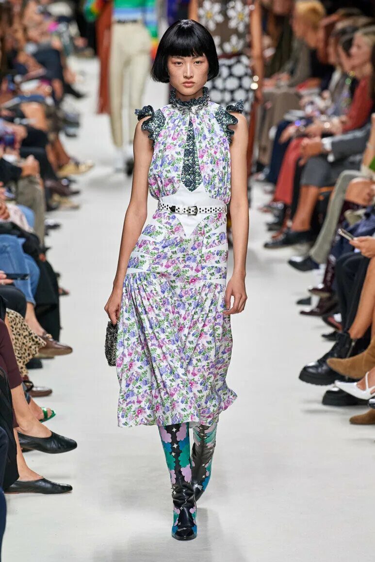 Лаура биаджотти 2022. Миучча прада коллекция. Пако рабан мода 2020. Коллекция летняя дольче габбана 2020. Коллекции одежды 2020.