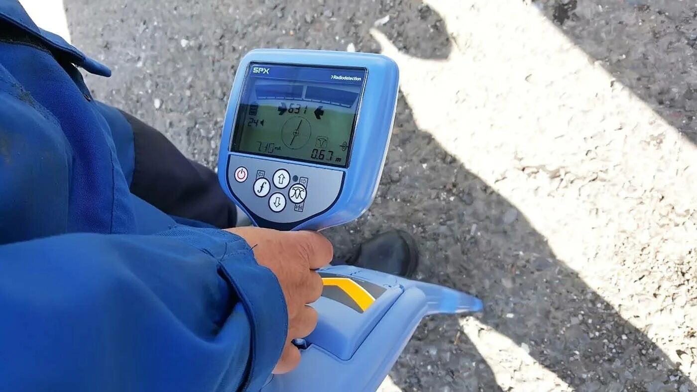 Обнаружение подземных газопроводов. Магнитная дефектоскопия трубопроводов. Трассоискатель кабельных линий в земле. Прибор для обнаружения утечки воды. Обнаружение подземных газопроводов.