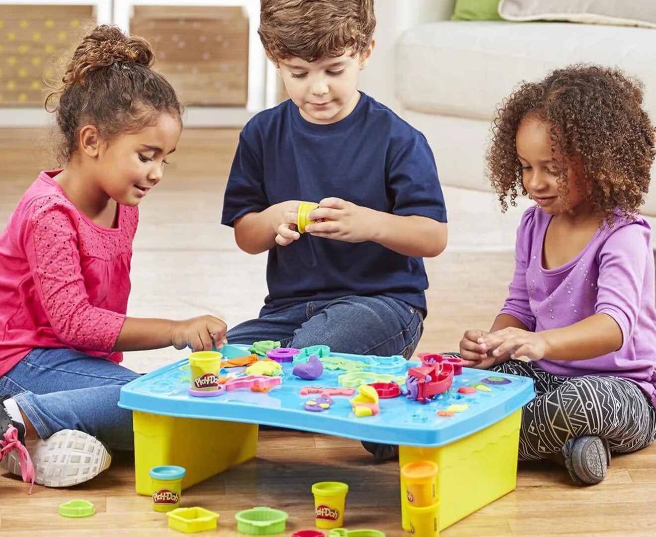 Modeling and play. Play doh activity table. kids playing table game. children play with toys. дети играют в плей до.