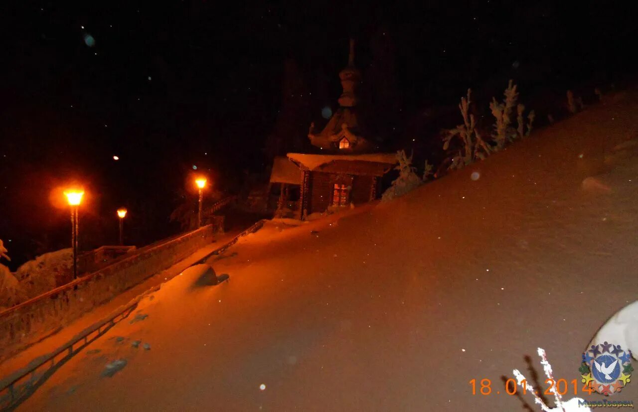 праздник крещения господня на руси. днем крестимся ночью. поздравление с крещением господним. крещение господне. крещение в воде.