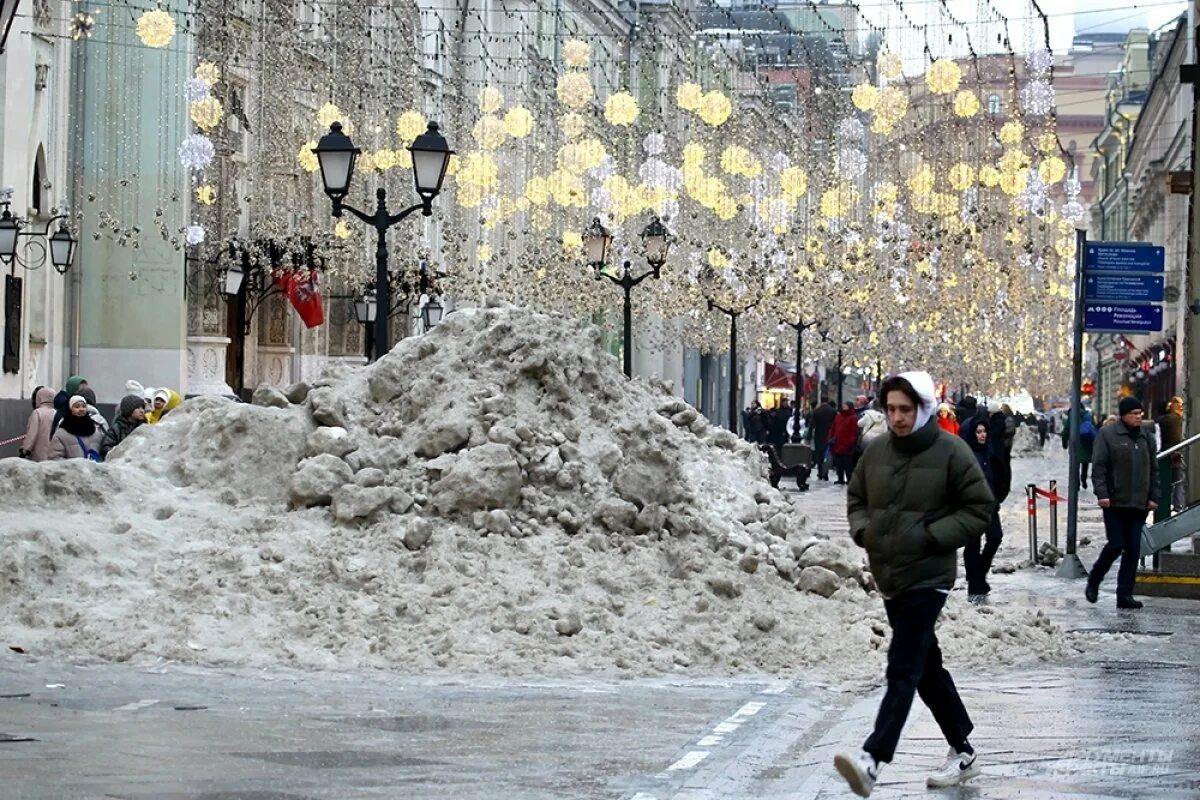 Ледяной дождь. Ледяной дождь в Москве. Гололед в Москве. В январе центр Москвы.