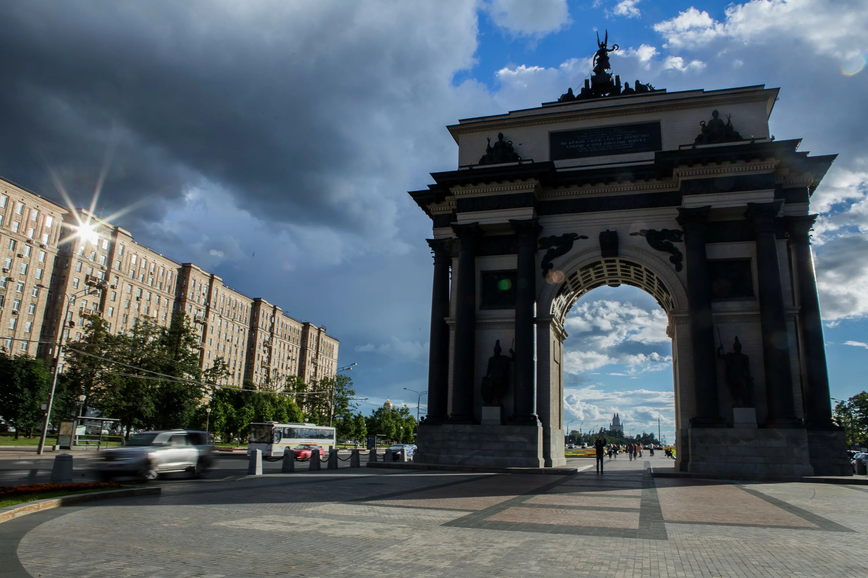 Арка кинопоиск. Триумфальная арка (Пхеньян). Триумфальная арка Северная Корея. Триумфальная арка Пхеньян Северная Корея. Триумфальная арка в КНДР (Пхеньян).