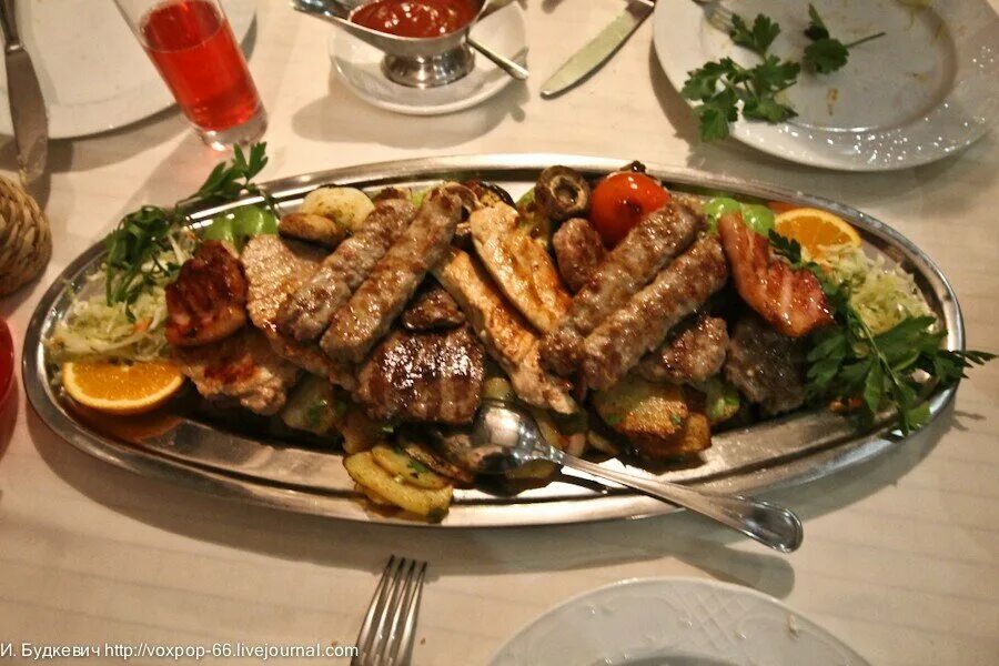 Сербская таверна санкт петербург большой. Сербская таверна санкт петербург. Ресторан сербская таверна екатеринбург. Сербская таверна спб меню. Сербская таверна санкт петербург большой.