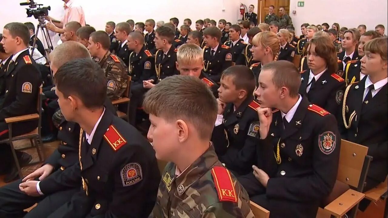 Чем отличается кадет. Кадетская школа бийск. кадеты бийск. начальная кадетская школа бийск. кадетская школа бийск фото.