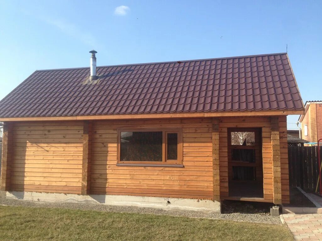 баня из строганного бруса.