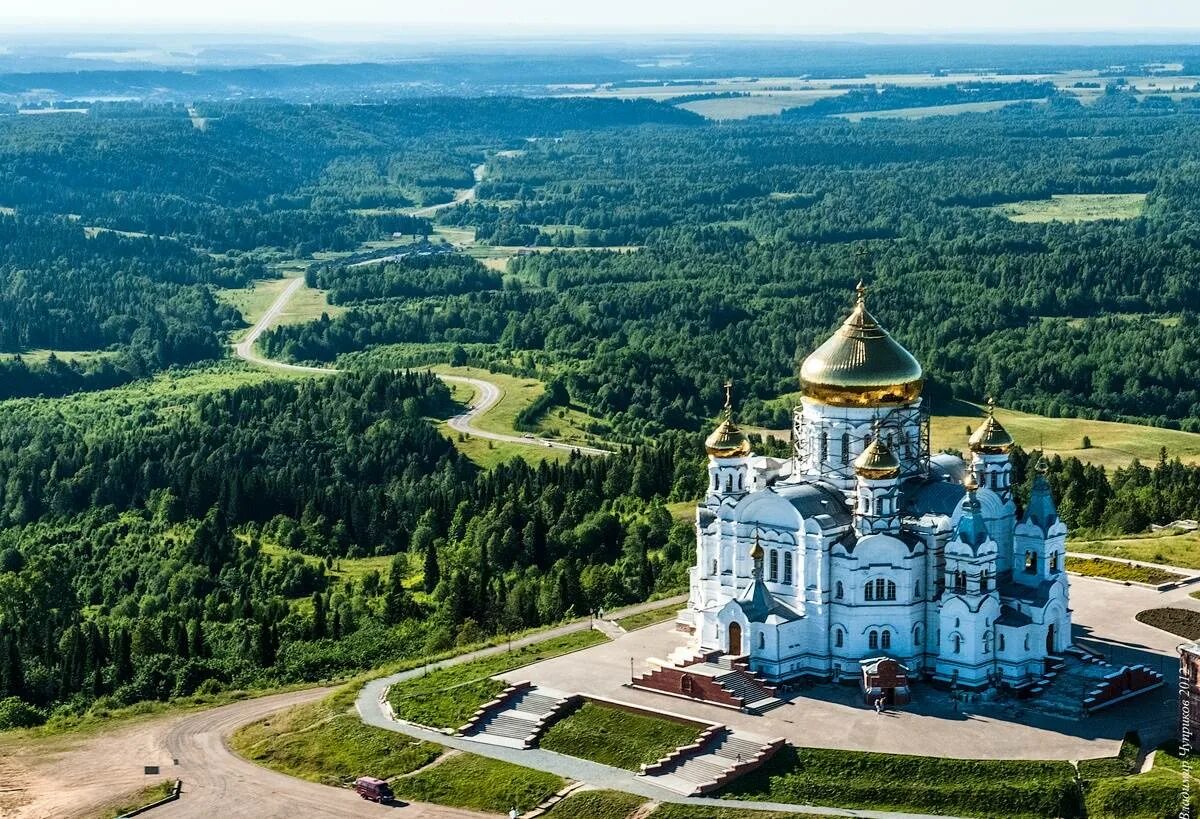 Белогорский Николаевский монастырь Пермский край. Белая гора Пермский край монастырь. Уральский Афон Белогорский монастырь. Белогорье мужской монастырь Пермский край. Как называются святые места