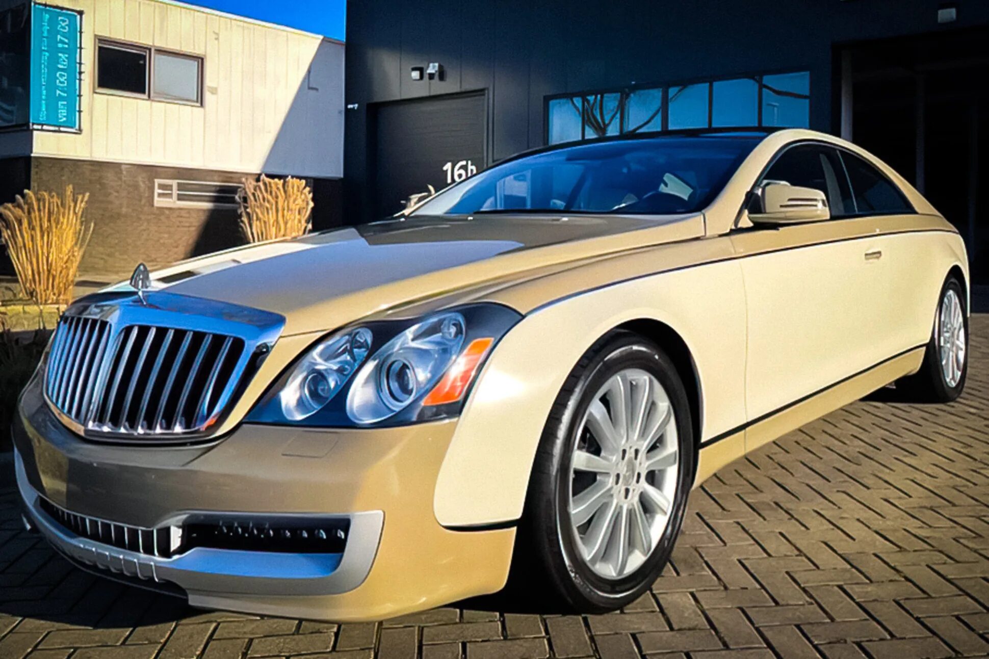 Майбах хамелеон. Maybach 57. Купе Maybach 57s. Mercedes Maybach 57s. Maybach 57s Coupe.