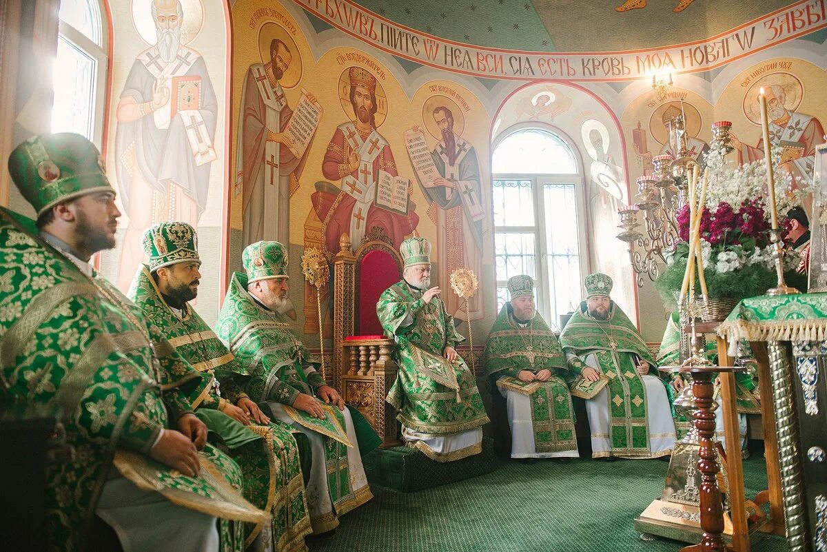 Схема чтения апостола на литургии. Чтение прокимнов на литургии. Чтение прокимнов на литургии. Кашкин устав православного. Чтение апостола порядок.