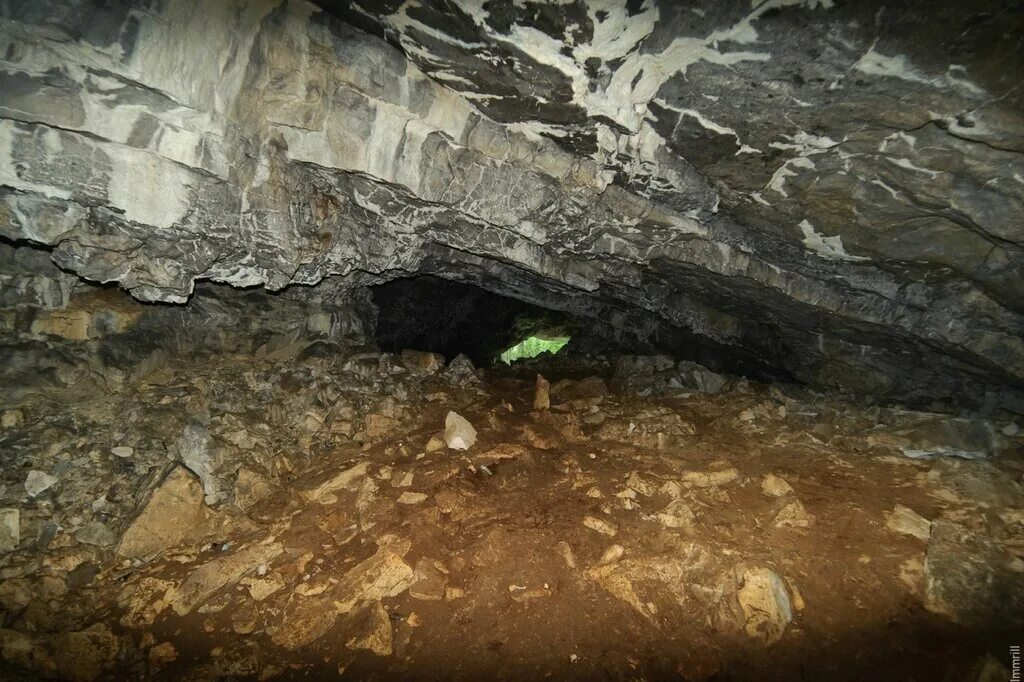 Украсить пещеру. Чаньвинские пещеры в Пермском крае. Пещера тайн Пермский край. Чаньвинская пещера. Пещера секретов.