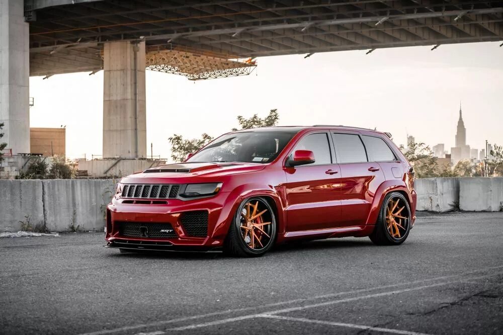 Grand tuning. Jeep Grand Cherokee srt8. Гранд Чероки СРТ 8. Jeep Grand Cherokee srt8 2018. Jeep Grand Чероки srt8 Trackhawk.