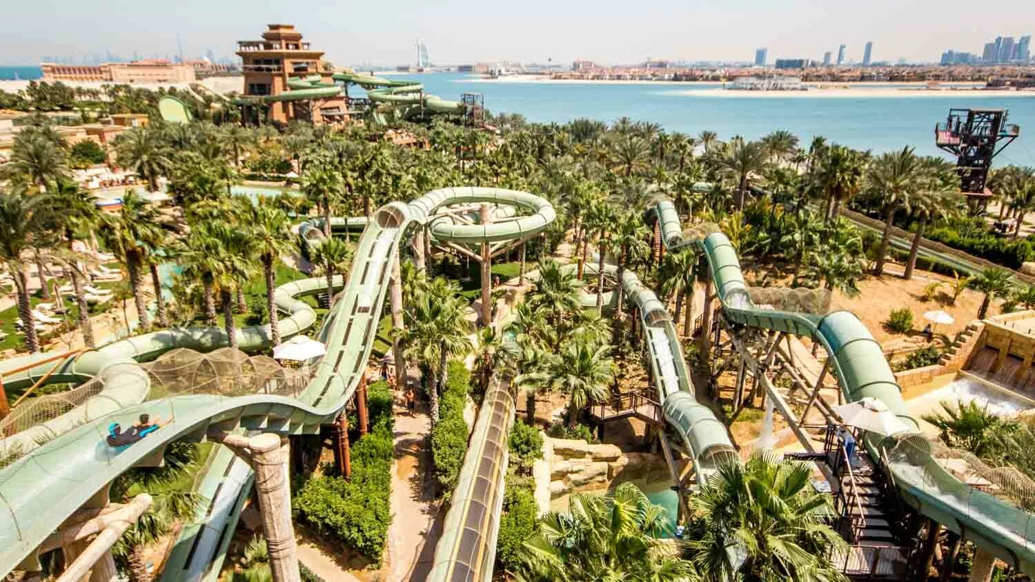 Аквапарки дубая какой. Аквапарк Атлантис Дубай. Аквапарк Аквавентура Дубай. Аквапарк Aquaventure Атлантис в Дубае. Аквапарк на Пальме Джумейра.