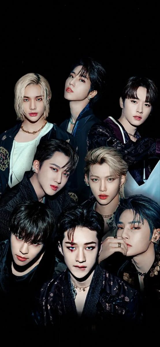Stray kids перевод. Перевод runners stray kids. Stray kids cheese клип. Группа stray kids 2020. Stray kids перевод.