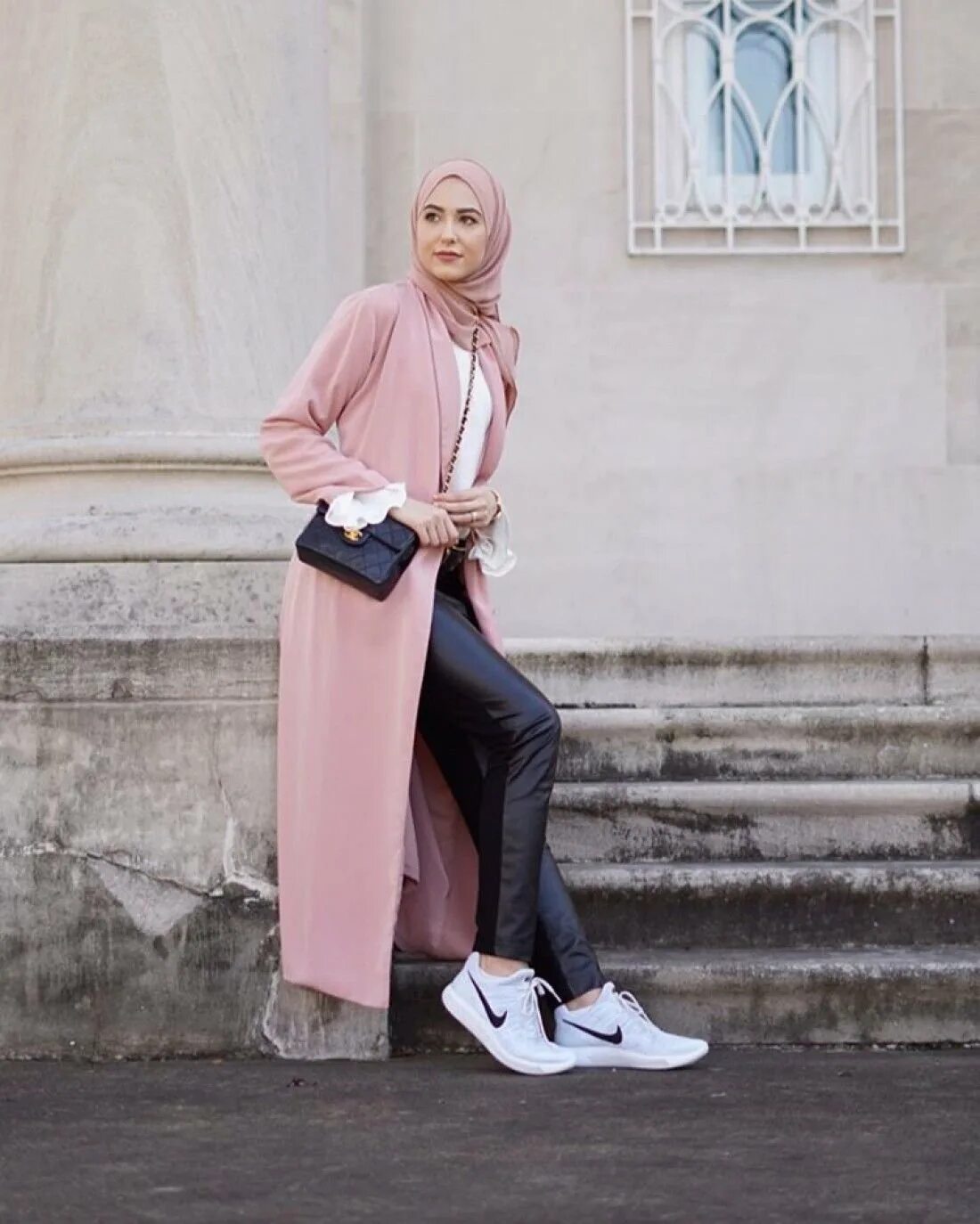 Модная мусульманская. Hijab Moda 2022 одежда Повседневная. Хиджаб Абая 2022 мода. Musulmanka xidjab мода стиль Pink 2022. Хиджаб Фешион.