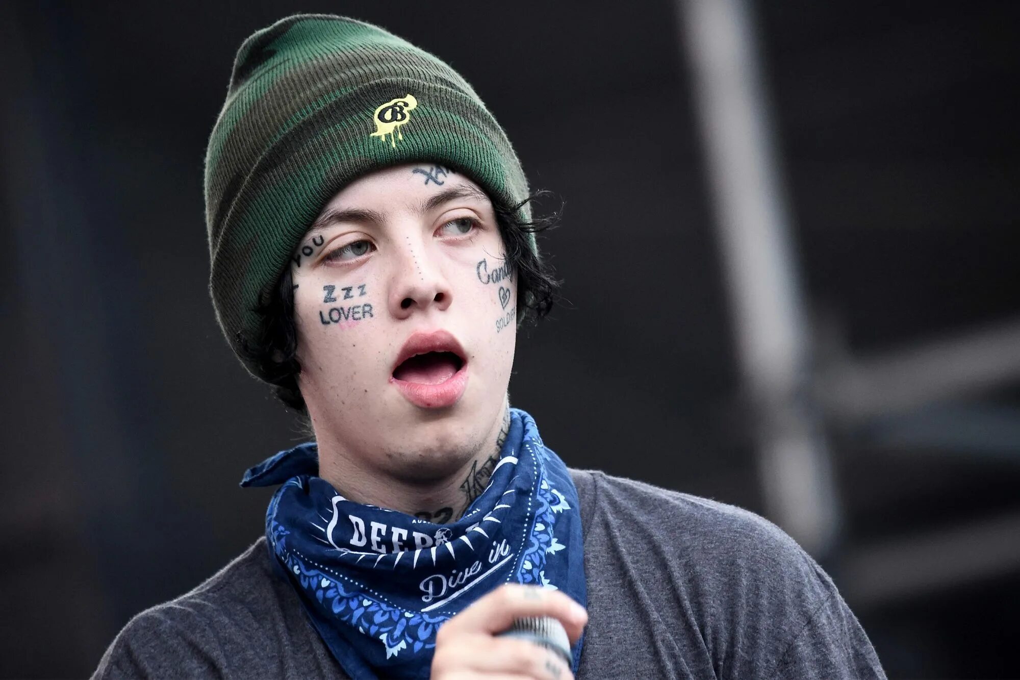 Lil xan. Lil xan рэпер. Lil xan рост. Lil xan 2022.