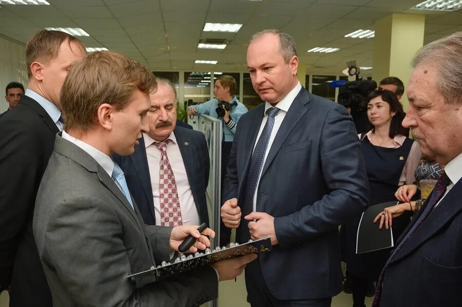 агентство стратегических инициатив здание. молодежная конференция. ростовская область инвестиции. ано «агентство развития гражданских инициатив ростовской области». бентли месхи дгту.