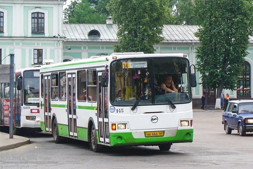 График работы автобусов изменится в праздничные дни в Пскове - KP.RU