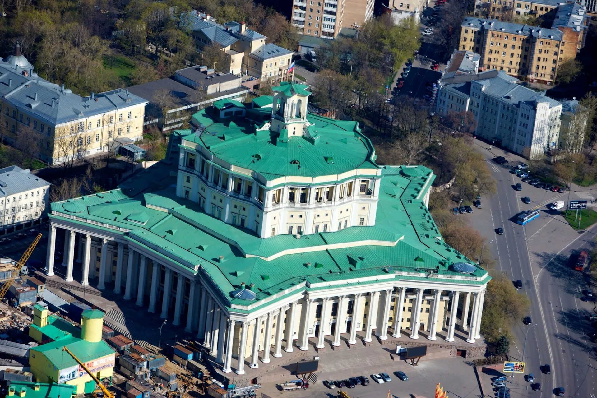 Здание центрального театра. Театр советской армии москва. центральный академический театр российской армии. центральный академический театр российской армии архитектор. здание театра советской армии в москве.