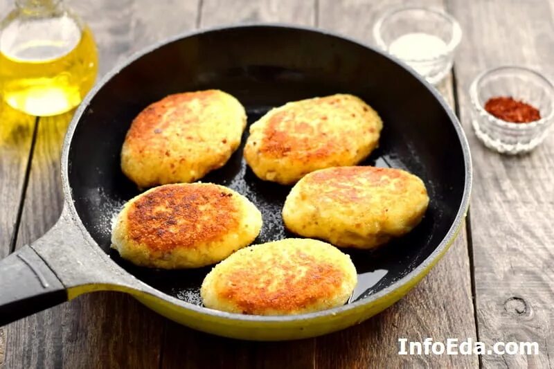 Картофельные зразы с фаршем на сковороде пошаговый