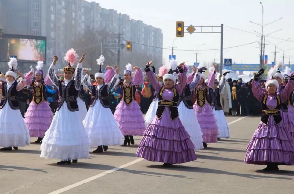 Праздник навруз в казахстане. Праздник Навруз Казахстан. Праздник Наурыз в Казахстане. Фестиваль Наурыз в Казахстане. Картинки Наурыз в Казахстане.