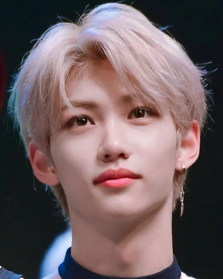 Фото феликса. Lee Felix. Феликс из Stray Kids. Феликс Stray Kids прическа. Феликс из Stray Kids 2021.