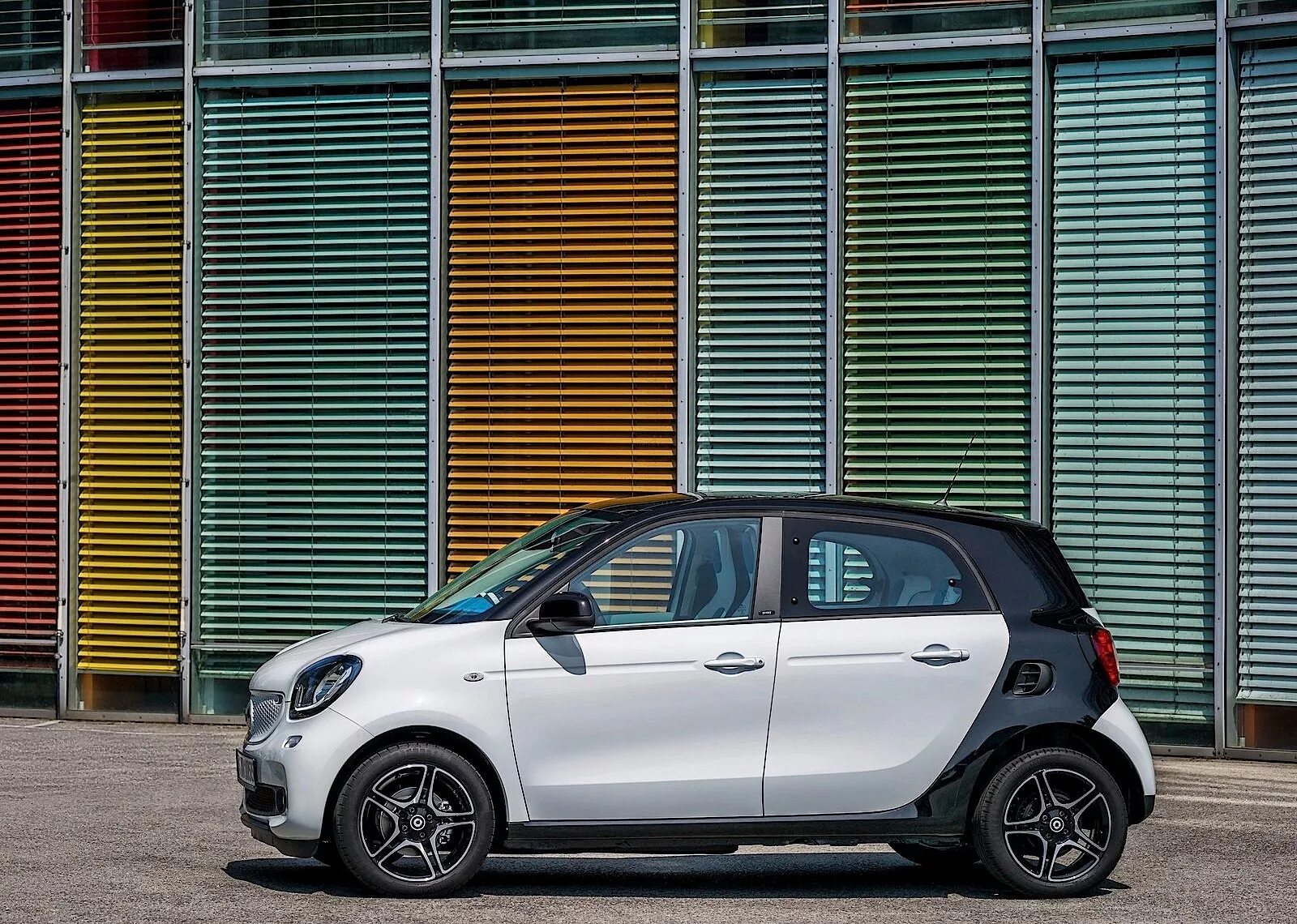 Смарт 4 модель. Машина smart forfour. Smart forfour 2016. Smart forfour 2010. Смарт 4 модель.