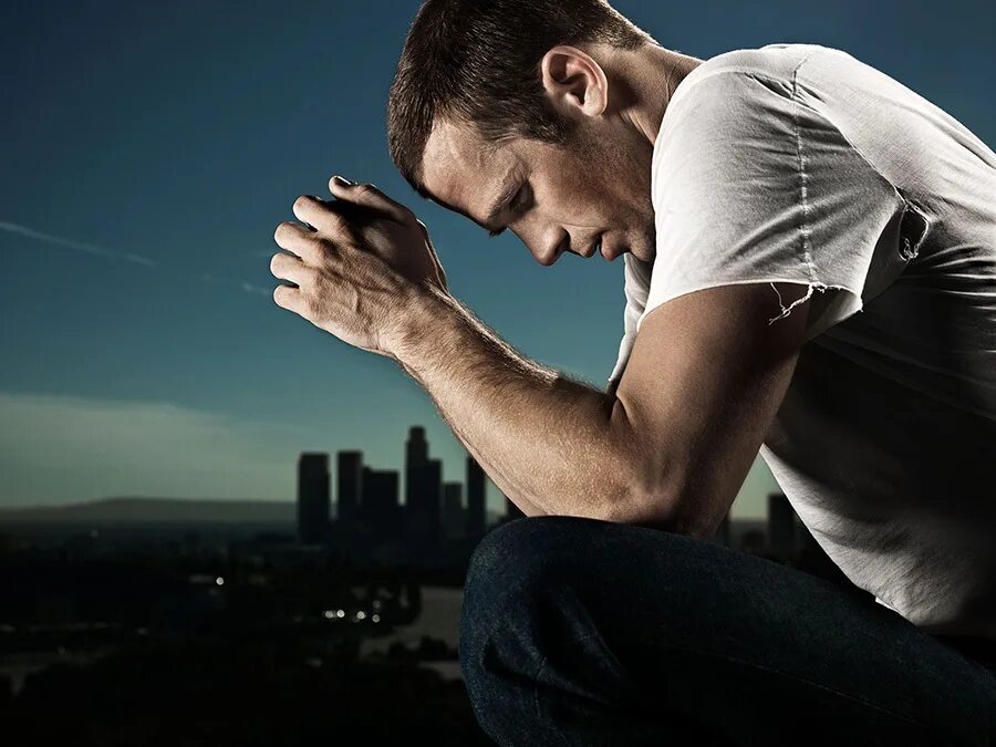 влюбленные на природе. душевные переживания. склониться очень. склонение имён существительных 3 класс таблица. мужчина грустит.