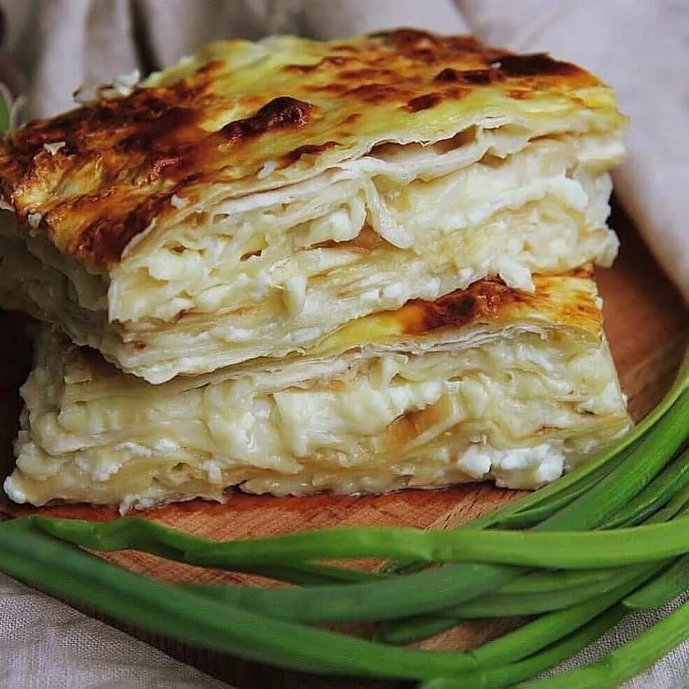 Пирог на сковороде из лаваша с сыром. Хачапури ачма. Ачма сабурани. Ачма Грузинская ленивая. Пеновани ачма.