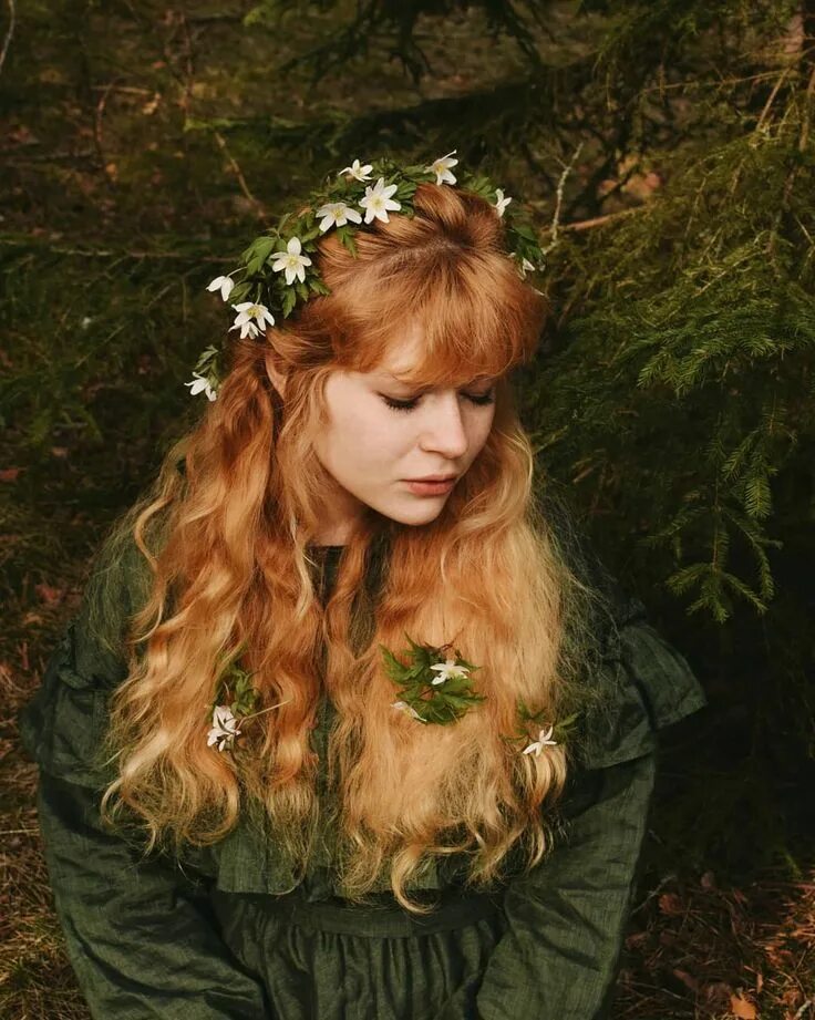 Ellen tyn инстаграм. Винтажные снимки природы и девушки. Liskin dol обои. Вышивка пинтерест. Лискин дол одежда.