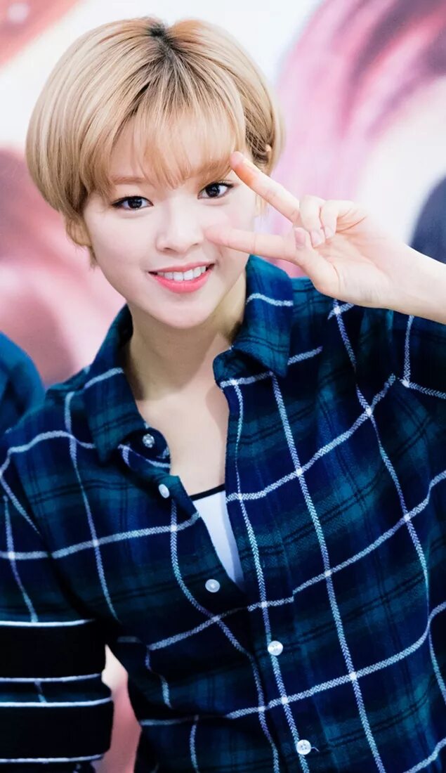 Jeongyeon. Чонён. Чонён twice. Ю Чонен. Ю чонён twice.