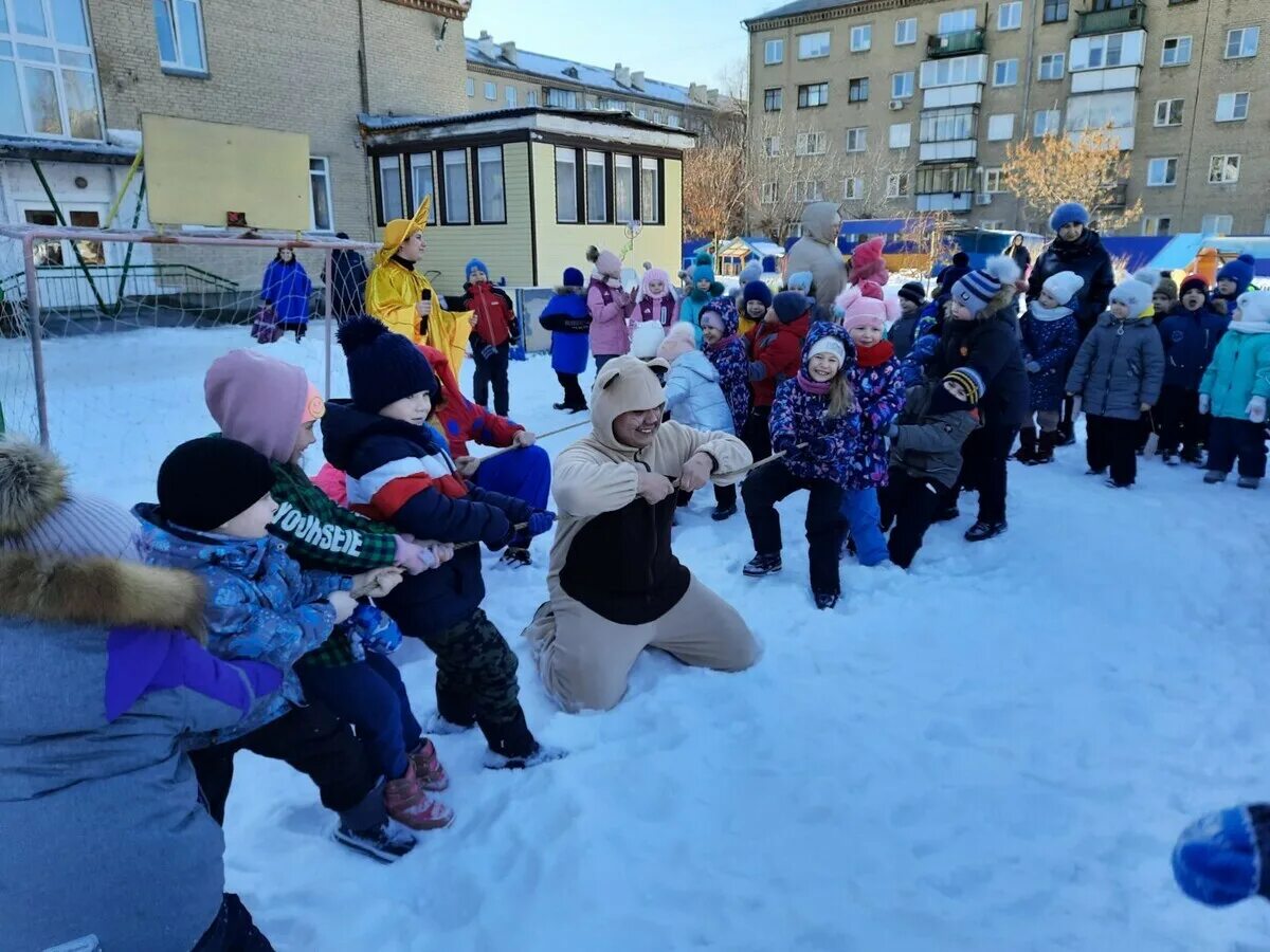 В нашем детском саду прошла масленица. Гулянье на Масленицу в детском саду. Фото Масленица для детей в детском саду. Детский сад 17 Коркино. Картинка гуляние Масленицы в детском саду.