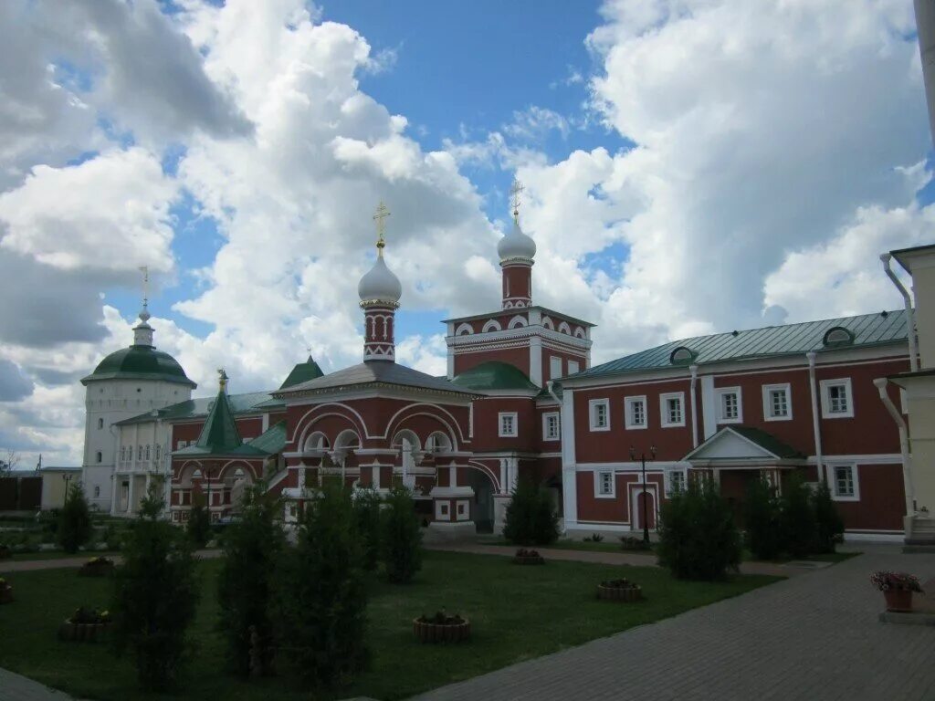 Пешношский монастырь сайт. Рогачево монастырь Николо-Пешношский. Николо Пешношский монастырь колокольня. Николо-Пешношский монастырь зоопарк. Николо Пешношский монастырь колокльняольня.