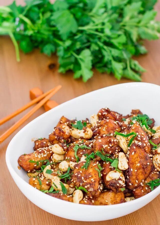 Куриный орех рецепт с фото. Курица с кешью в терияки. курица с орешками кешью. блюда с орехами. курица с орехами кешью.