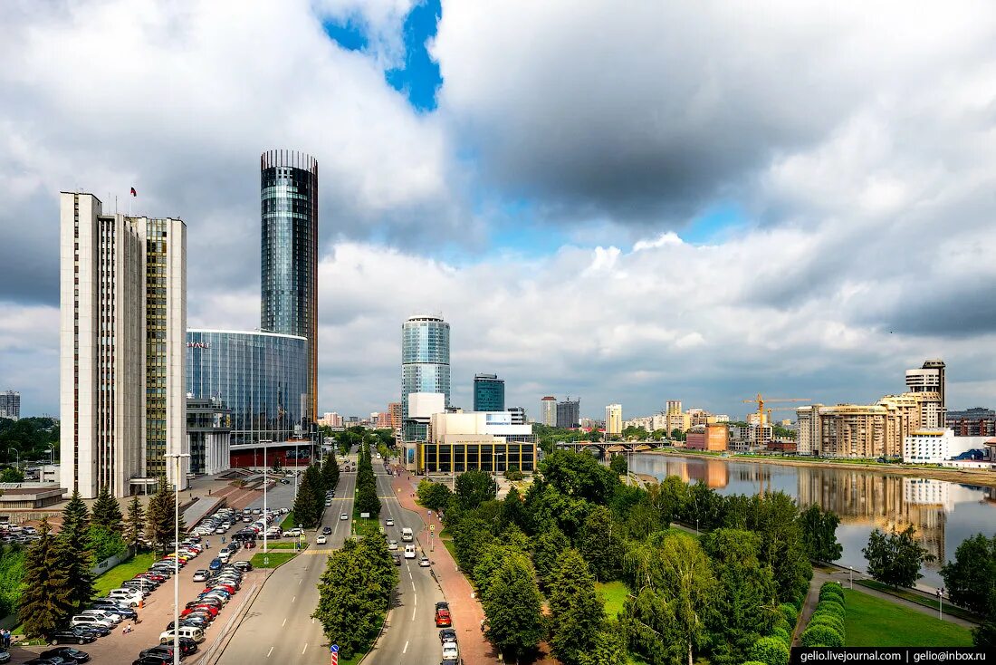 Екатеринбург столица урала. Урал екатеринбург город. Урал екатеринбург город. Город екатеринбург. Ночной екатеринбург центр.