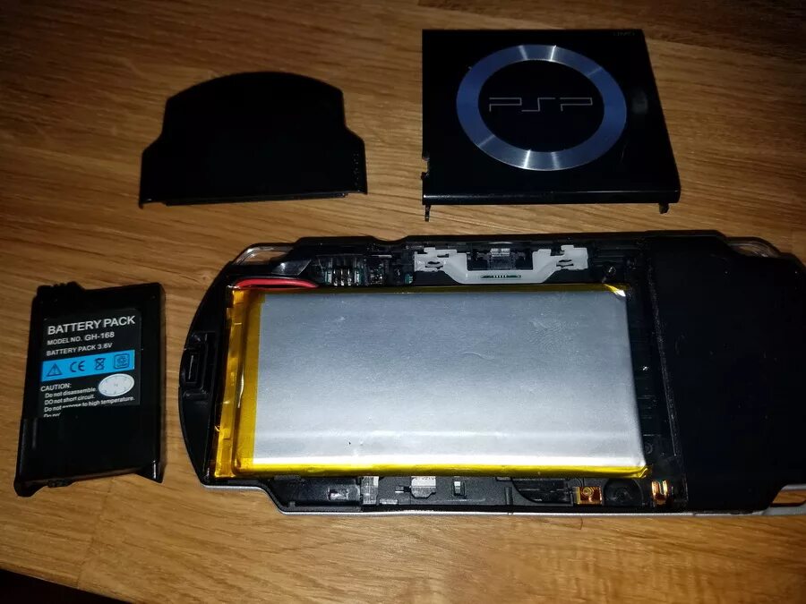Battery mod pack. PSP 3800 Slim аккумулятор. Батарея на Sony PSP e1008. PSP-110 плата аккумулятора PSP 1008. PSP 1000 отсек АКБ.