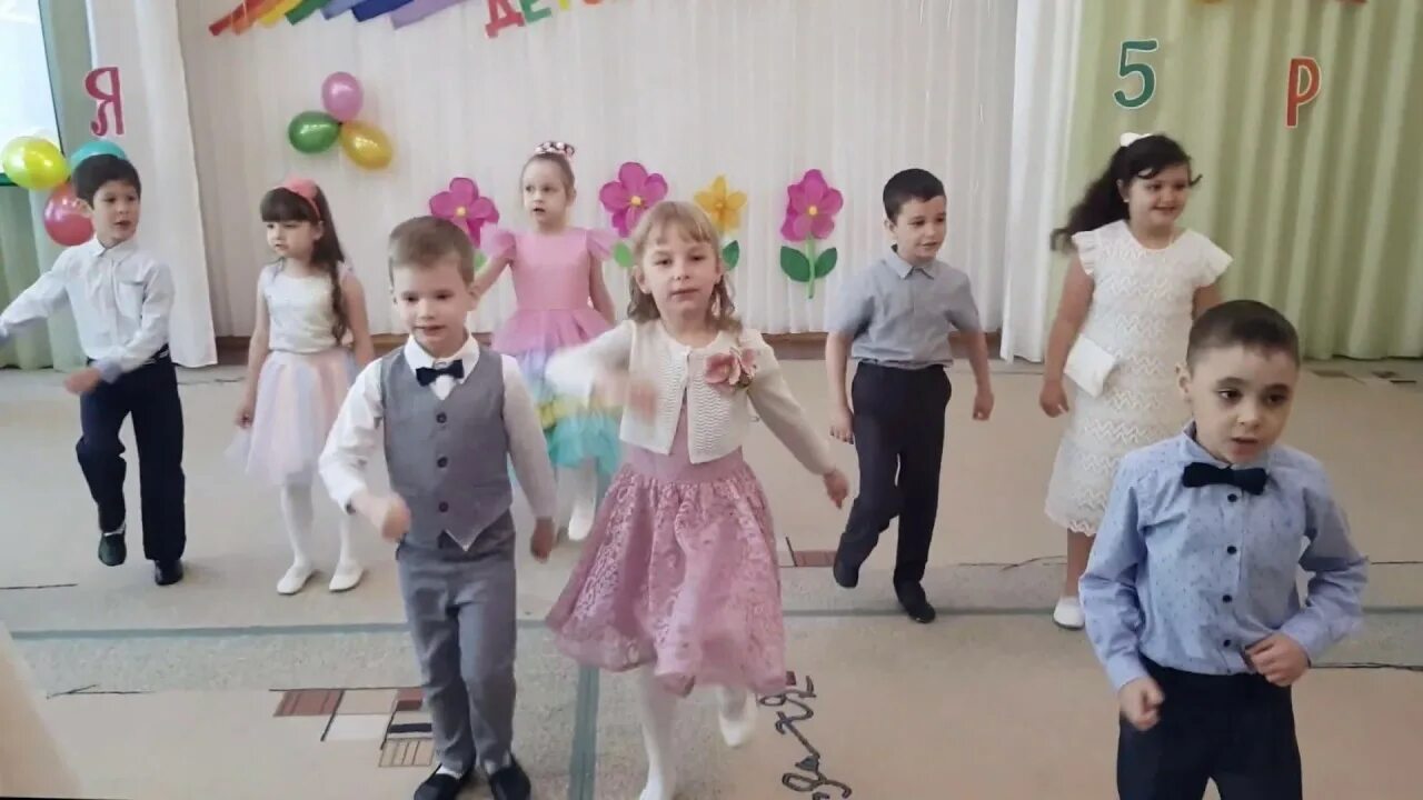 Песенка первоклассника. Теперь мы первоклашки. Первоклашки всюду первоклашки. Мы первоклассники мы одноклассники песня. Теперь мы первоклассники.