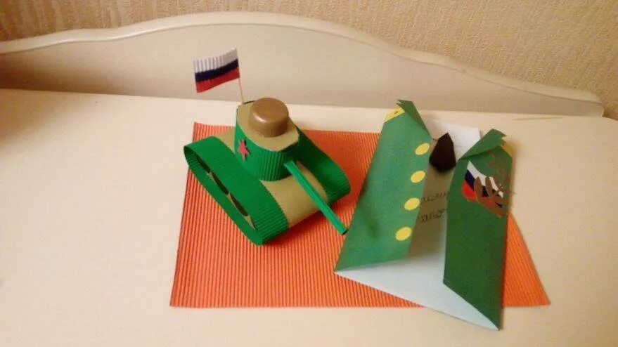 Поделки 23. Поделки для мальчиков на 23 февраля. Легкие поделки на 23 февраля своими руками. Творческая мастерская подарок папе. Быстрая поделка на 23 февраля.