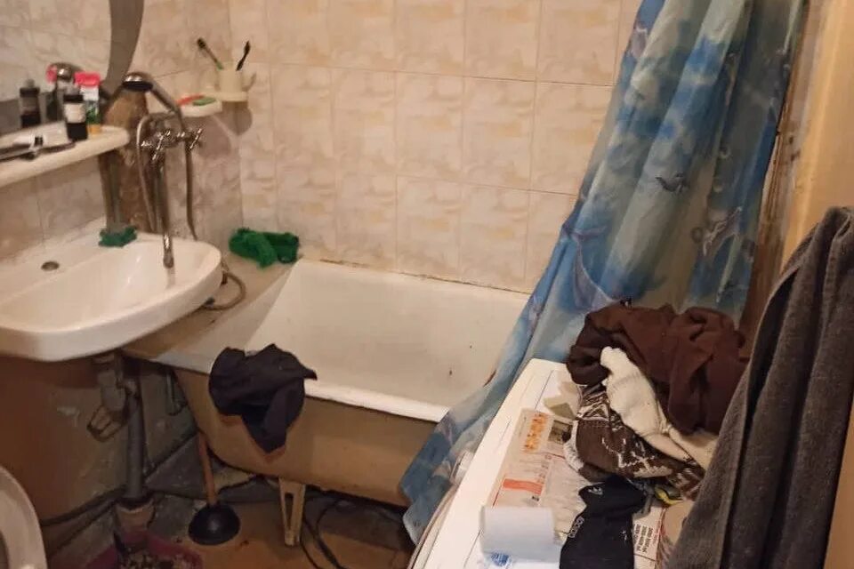 родила и выкинула