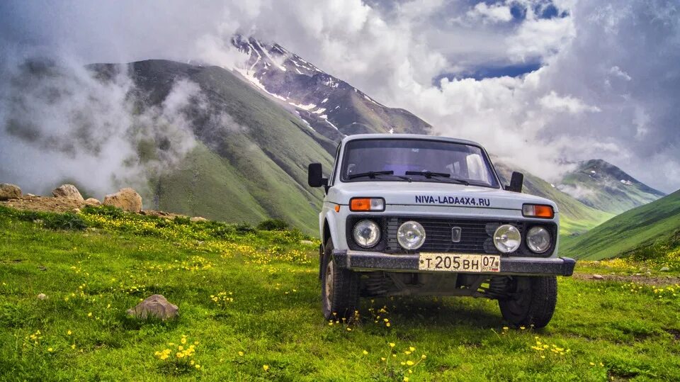 Лада нива тревел 4x4. 4x4 12. 4x4 12. Lada 4x4 bronto рысь. Jeep 4x4 tuning offroad.