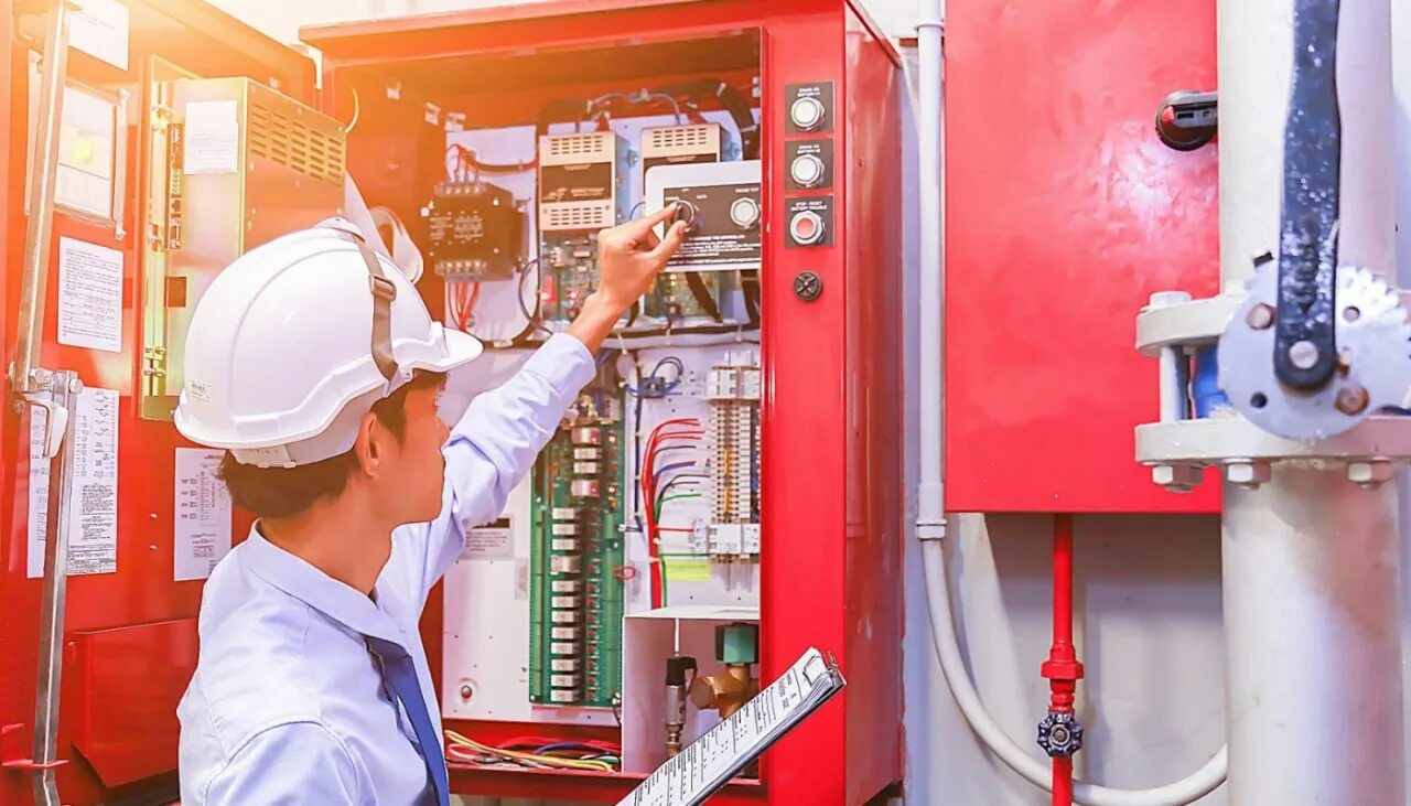 Автоматическая противопожарная защита. Профессия аппаратчик химводоочистки. Монтаж пожарной сигнализации. Работа специалист по пожарной. Работа специалист по пожарной.