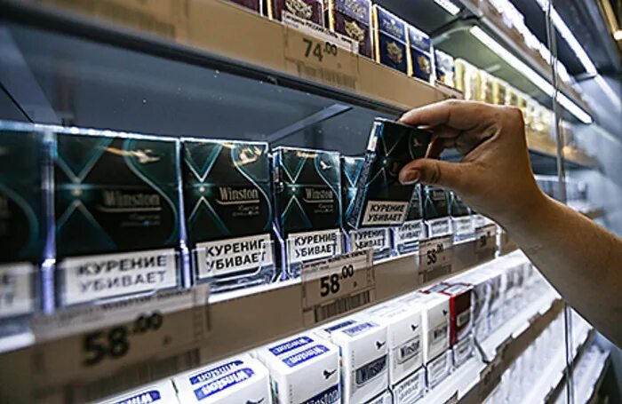 киоск с сигаретами. марки сигарет с натуральным табаком. марки недорогих сигарет. марки сигарет. сигареты.