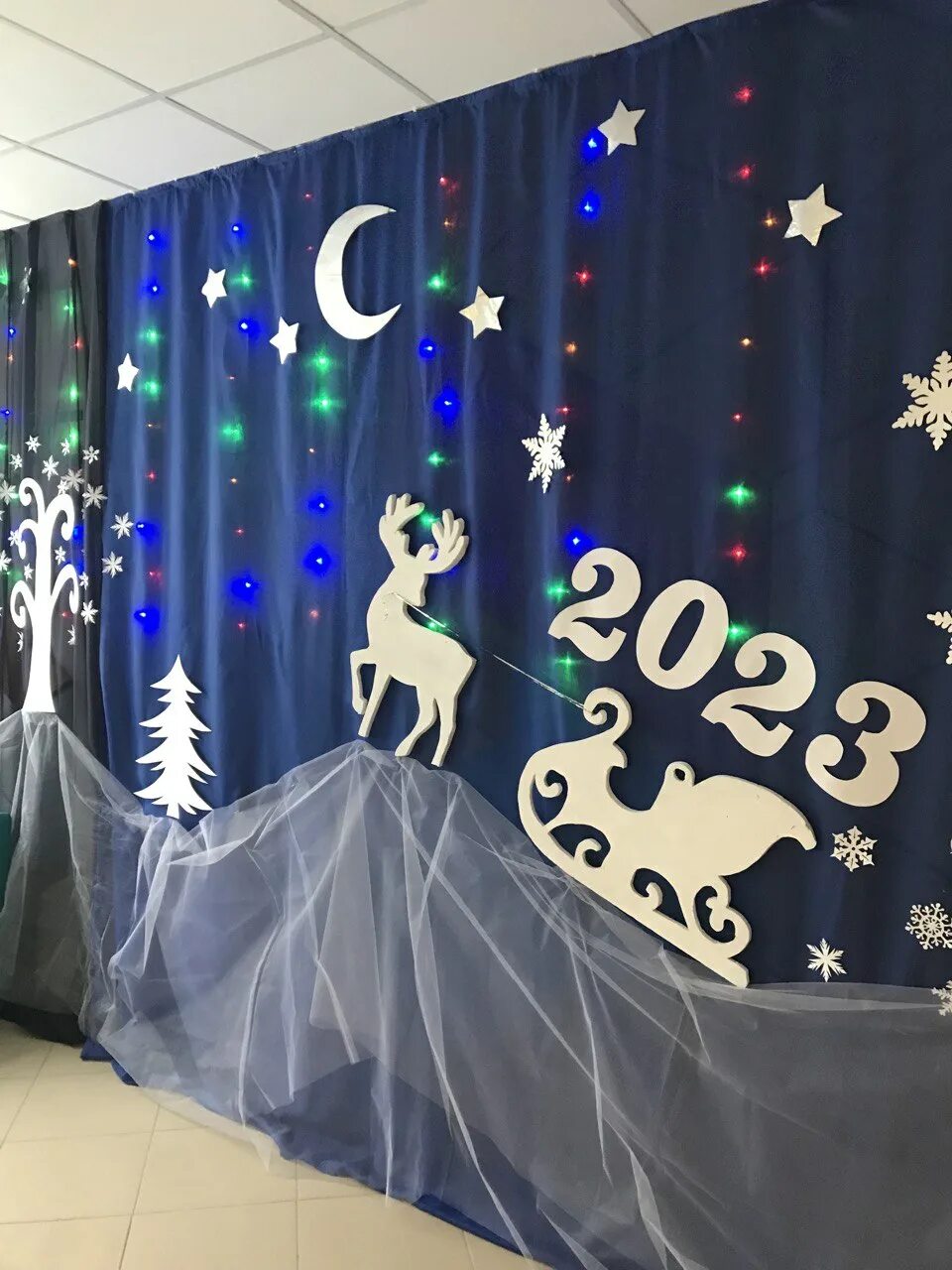 мбоу усохская сош. школа номер 179 нижний новгород. украшение школьного класса на новый год. украшение школы на новый год. новый год 2023 школа.