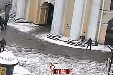 Оказался в петербурге