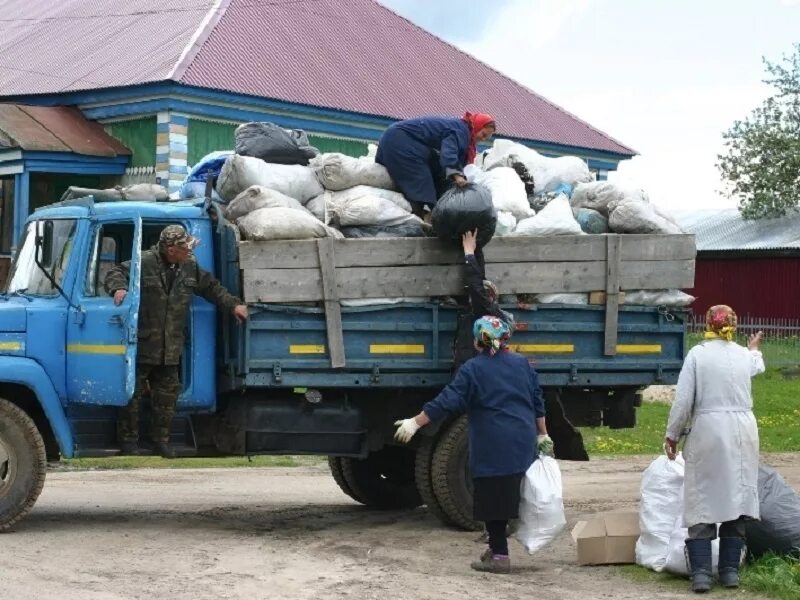 вывоз мусора. вывозов про. вывоз строй мусора газель. мусорный камаз. транспортировка мусора.