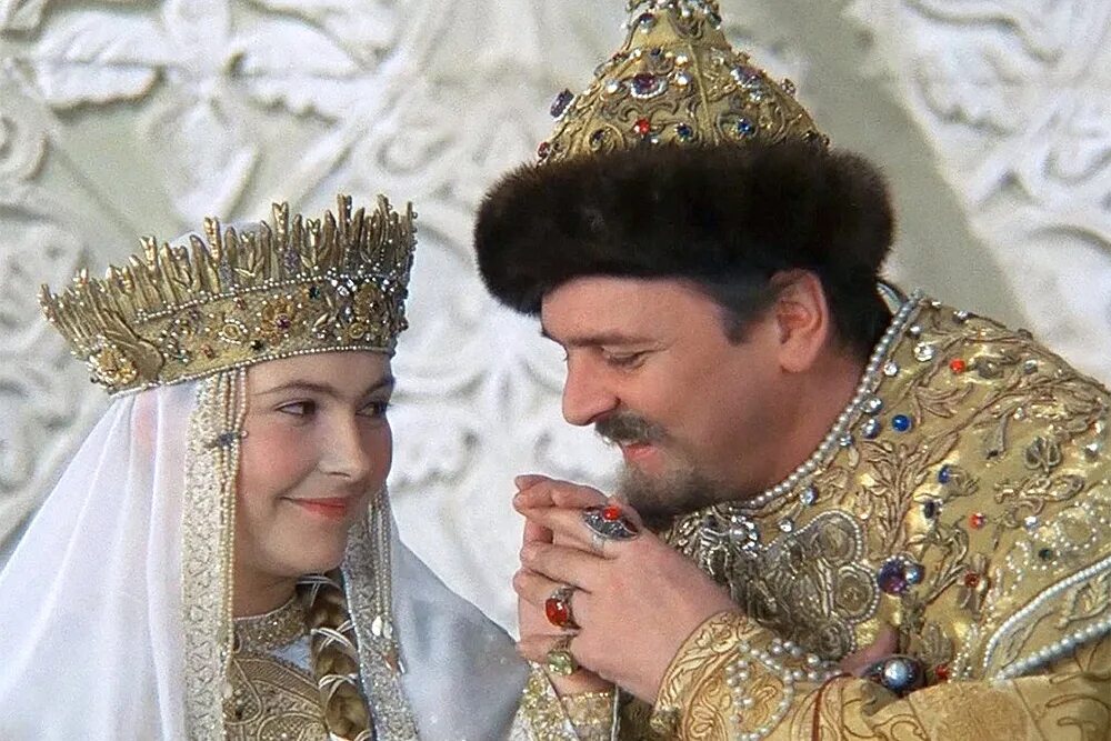 В каком году вышла 4. В каком году вышла 4