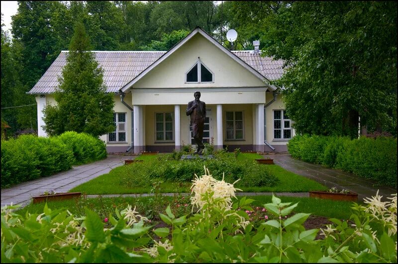 Музей заповедник чехова. Мелихово музей-усадьба чехова. антон павлович чехов усадьба в мелихово. поместье мелихово чехов. чехов мелихово музей.
