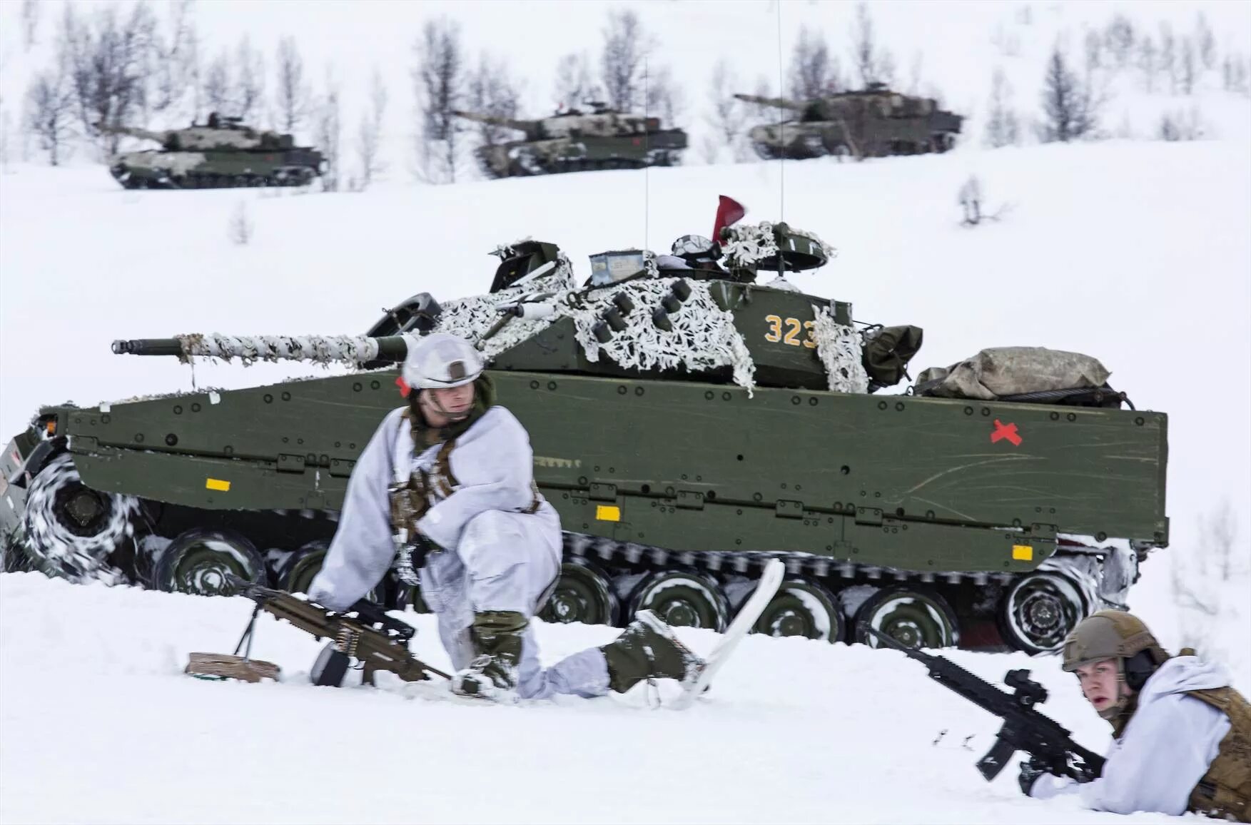 Нато nordic response. Военные на севере. Военные зимой. Зимние учения Российской армии. Военные учения Норвегии.